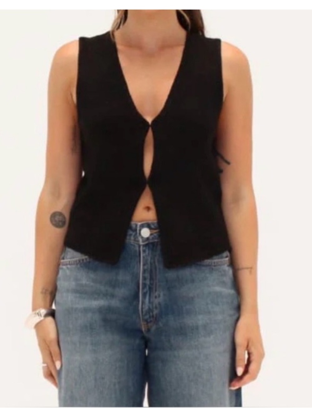 RUMORED Prince street sleeveless vest top black knit size large
